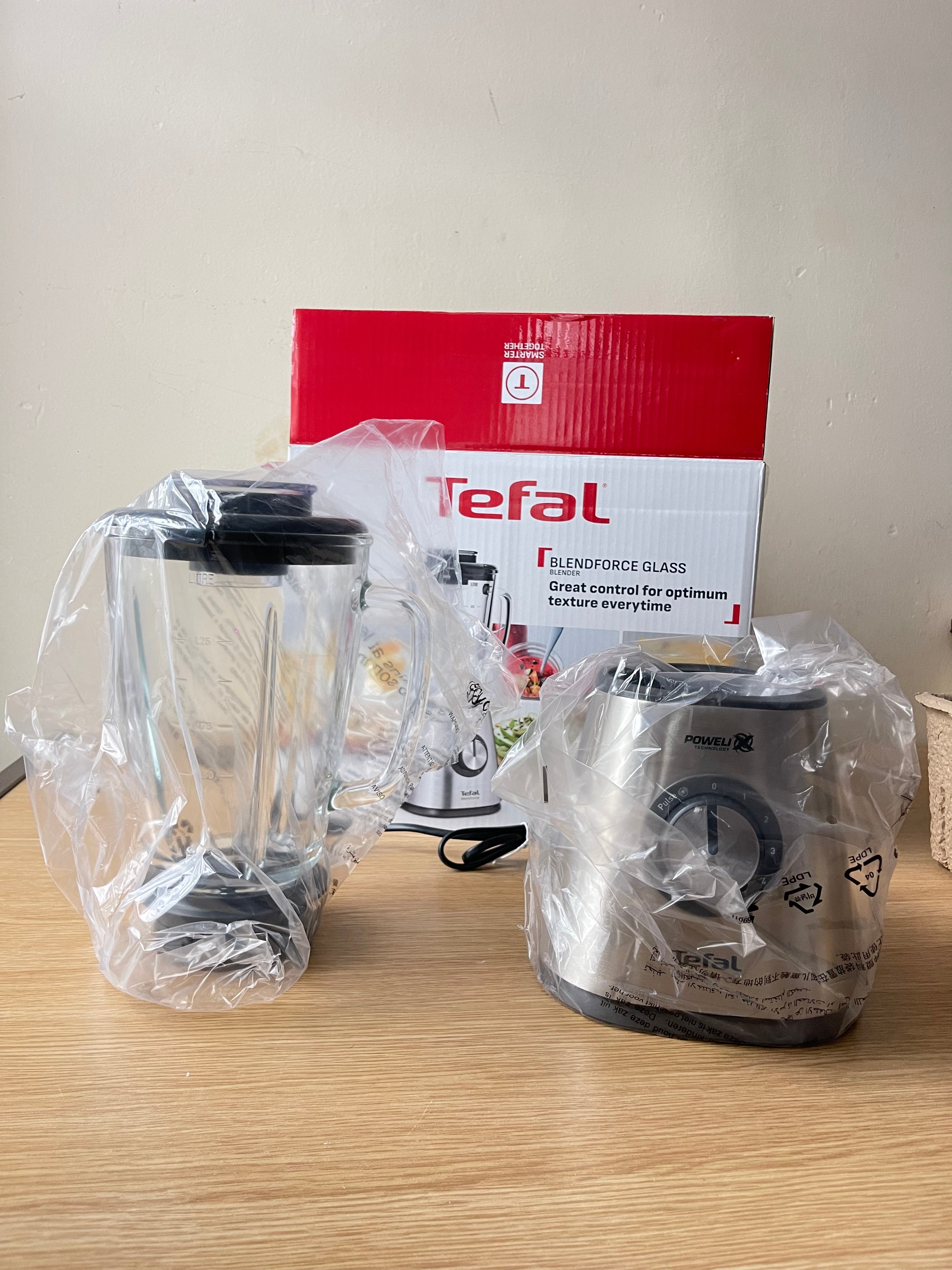 Tefal Blendforce 800W Glass Jug Blender 1.75 L