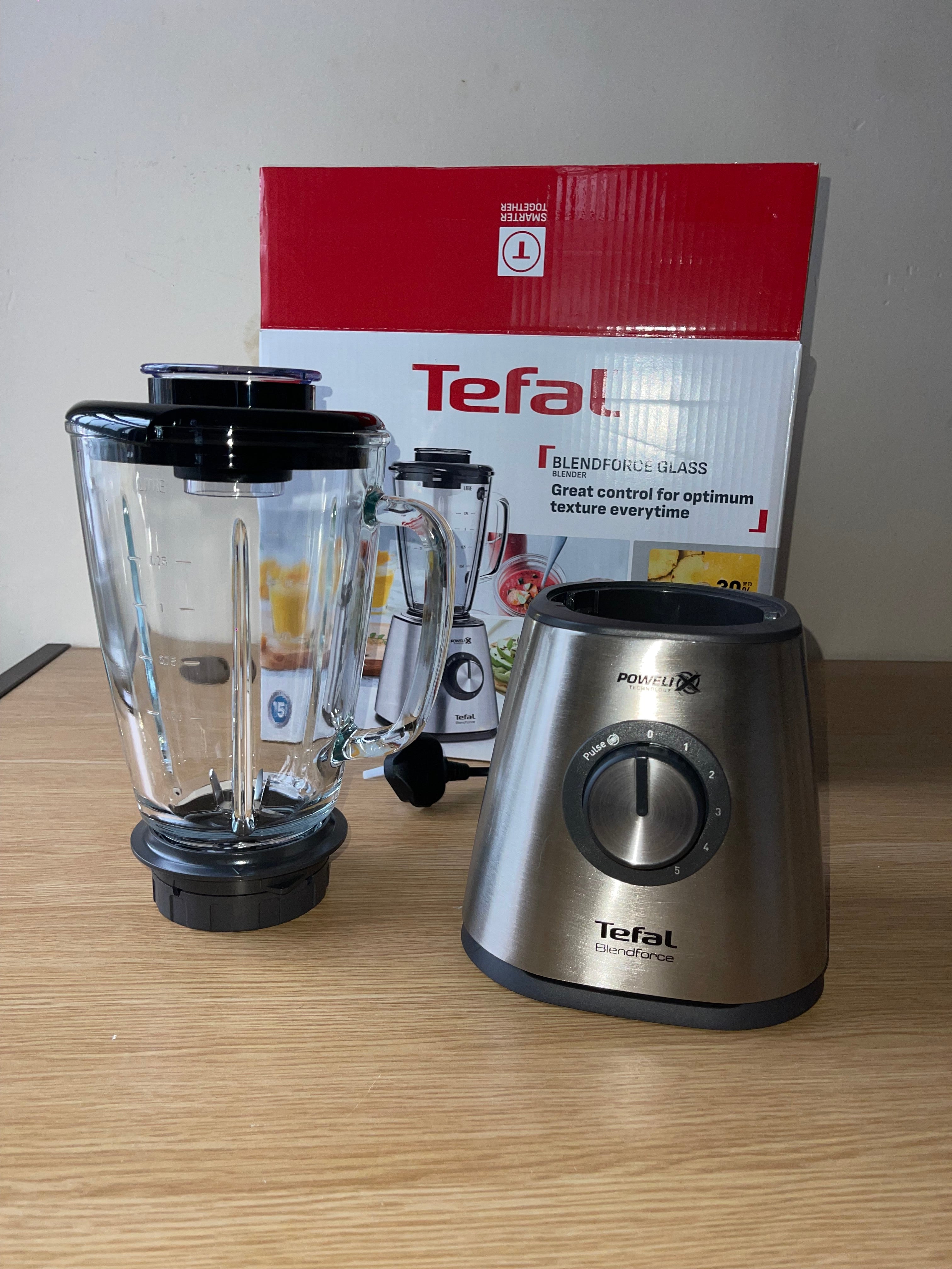 Tefal Blendforce 800W Glass Jug Blender 1.75 L